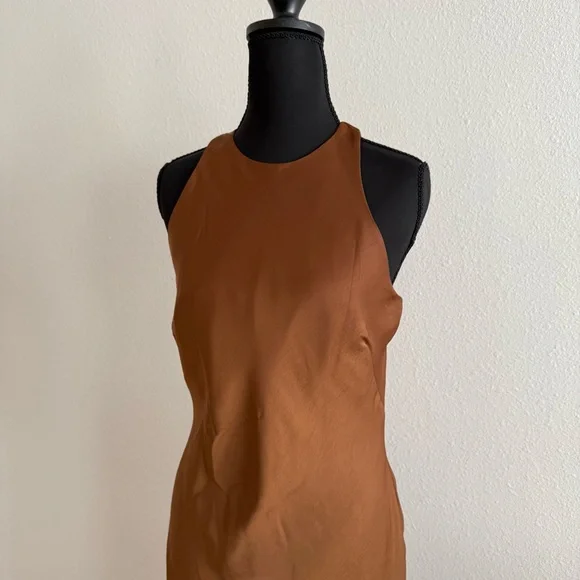 Elegant Brown Sleeveless Dress - Picture 2 of 5